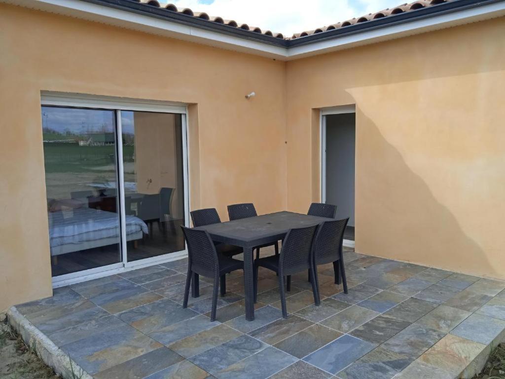 La Villa Des Muriers Tres Spacieuse Dans Un Environnement Calme Malause Buitenkant foto