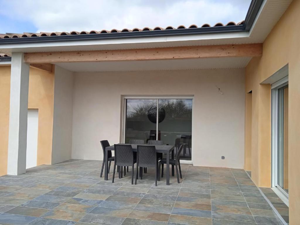 La Villa Des Muriers Tres Spacieuse Dans Un Environnement Calme Malause Buitenkant foto